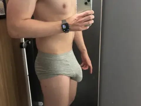 21 Bi At the gym