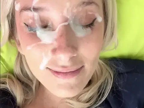 Zen as fuck, with my eyes glued shut🧘🏼‍♀️💧